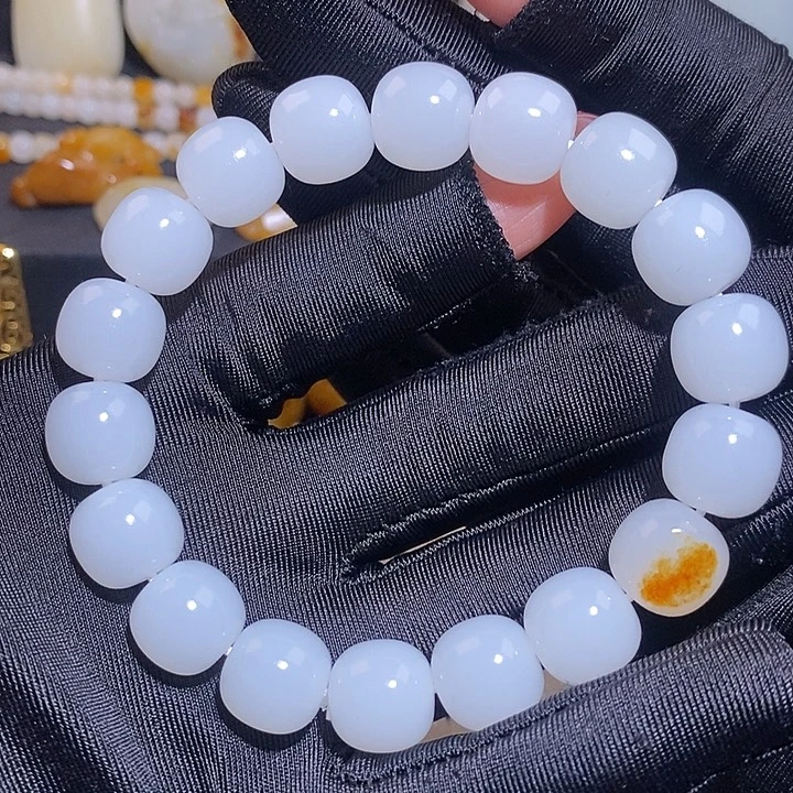 *****和田玉未镶嵌手链