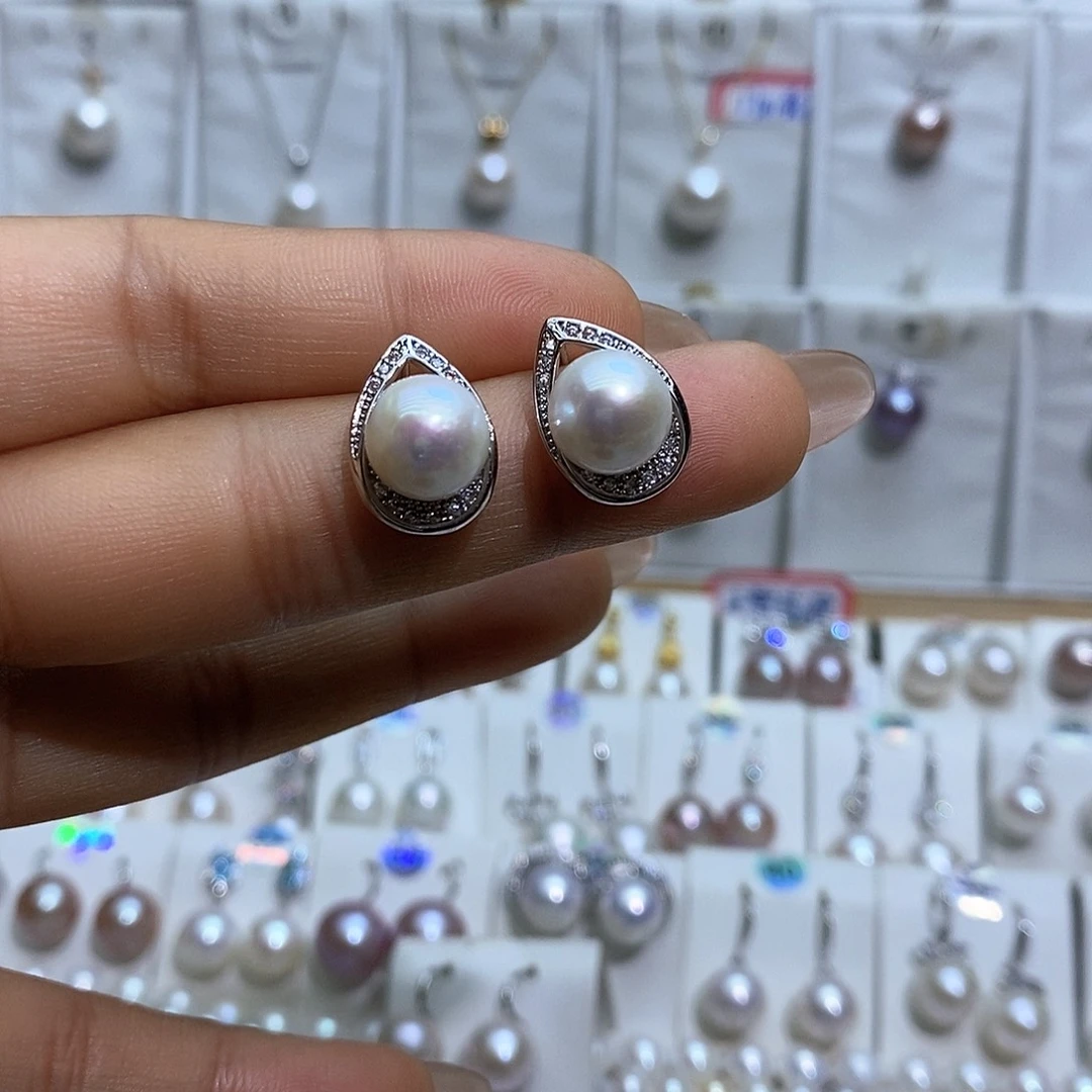 淡水珍珠吊坠(赠链)银S925镶嵌9M