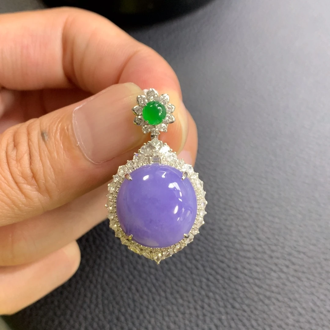 翡翠18K金镶嵌颈饰翡翠