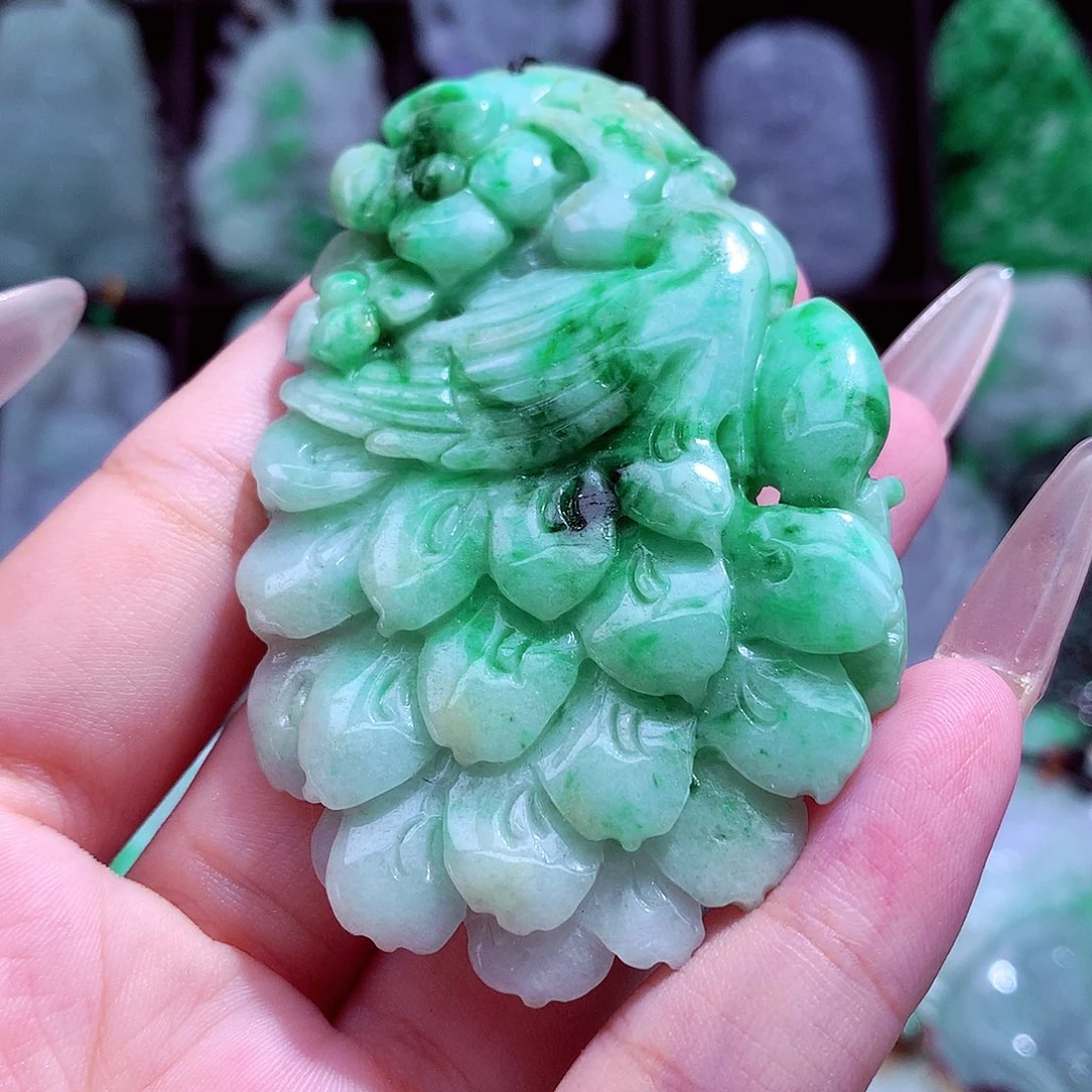 翡翠未镶嵌颈饰挂件