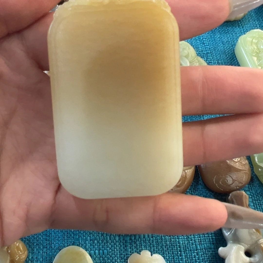 和田玉（糖玉）未镶嵌颈饰