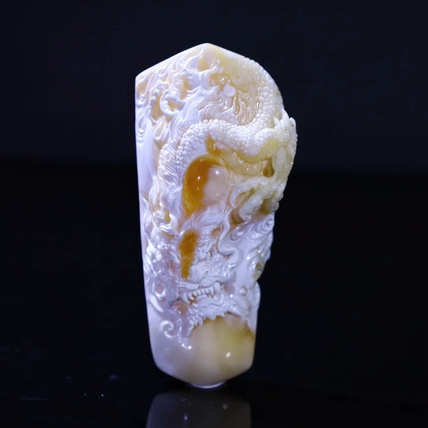 俄料金白琥珀蜜蜡龙牌吊坠18.92g肖时清作品