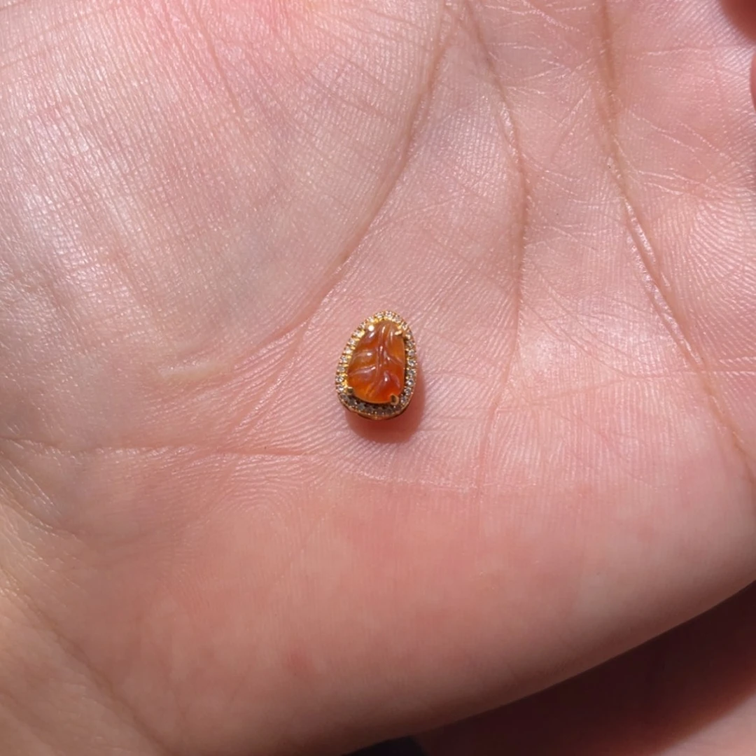 【闪购商品】颈饰18K金镶嵌翡翠