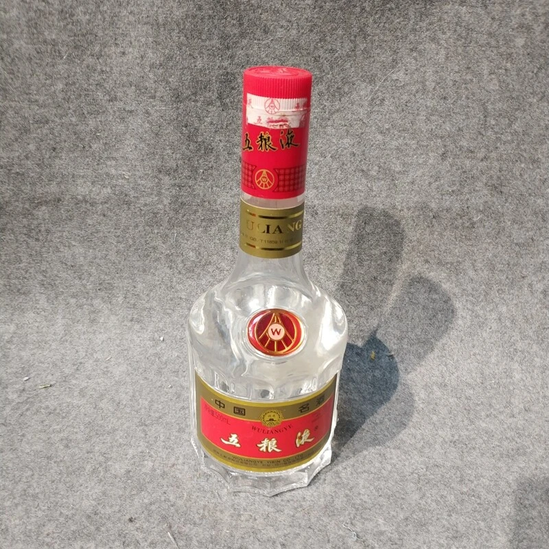2001年天地盖五粮液500ml39度1-M25IW006B86-05