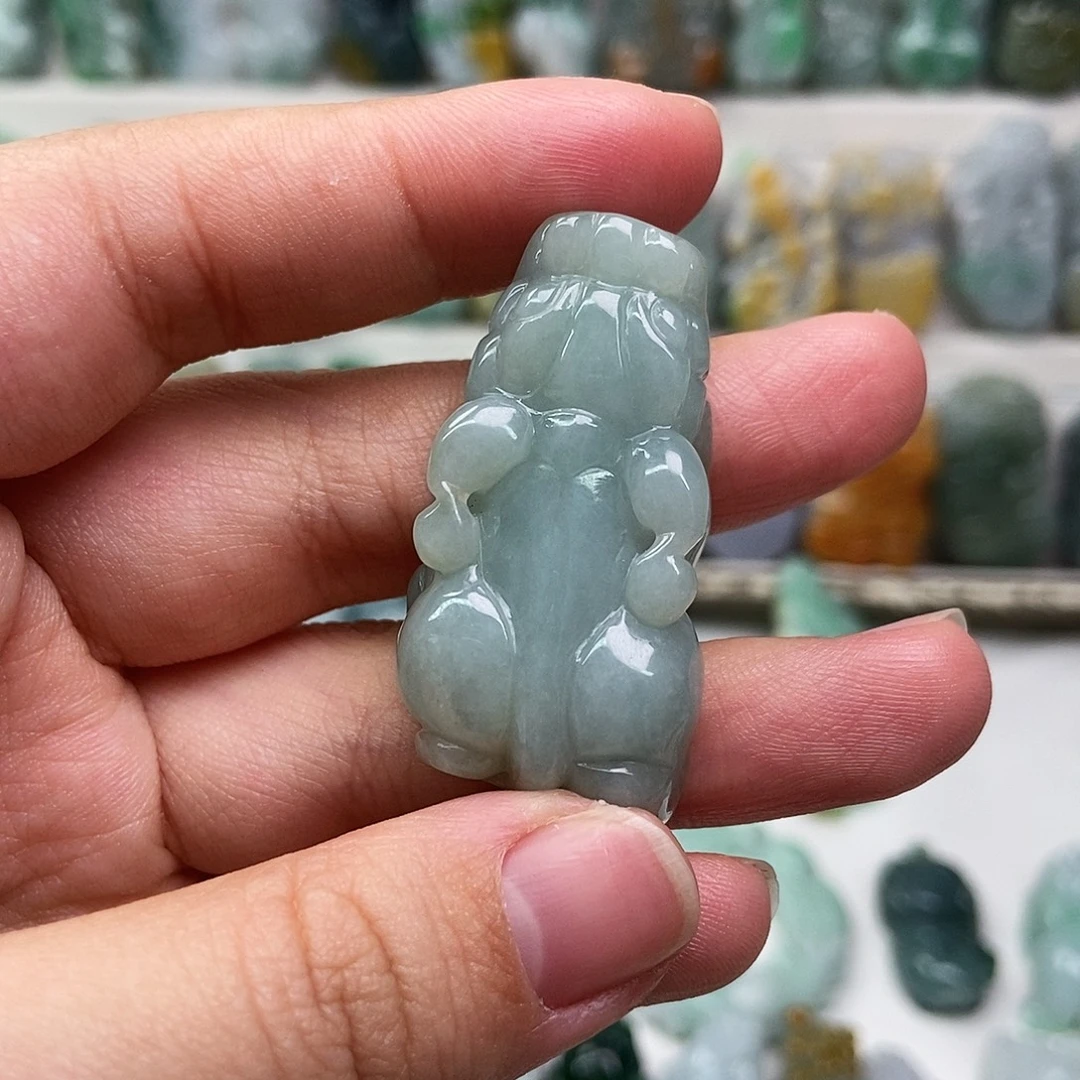 翡翠未镶嵌吊坠(赠链)