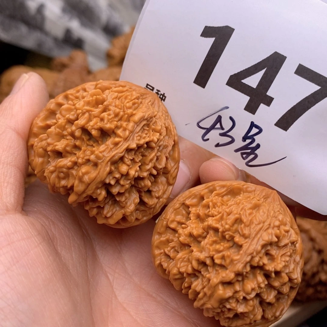 文玩核桃把件147号线43xing