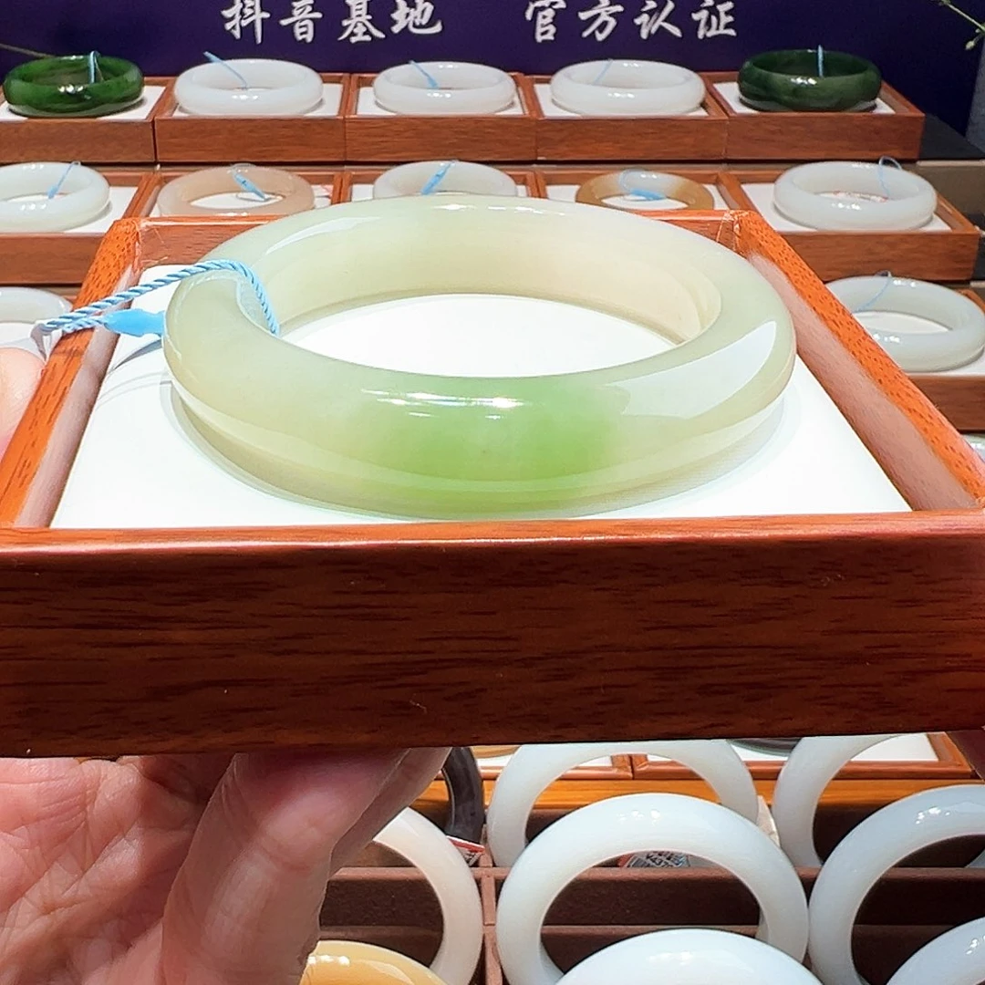 和田玉手镯55.56未镶嵌