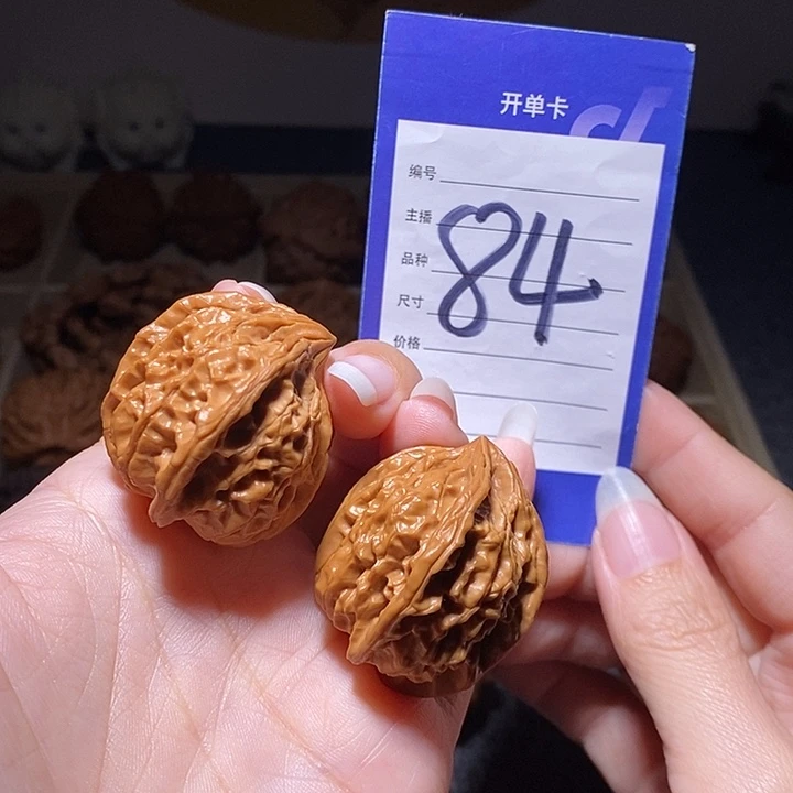 把件文玩核桃四棱鹰