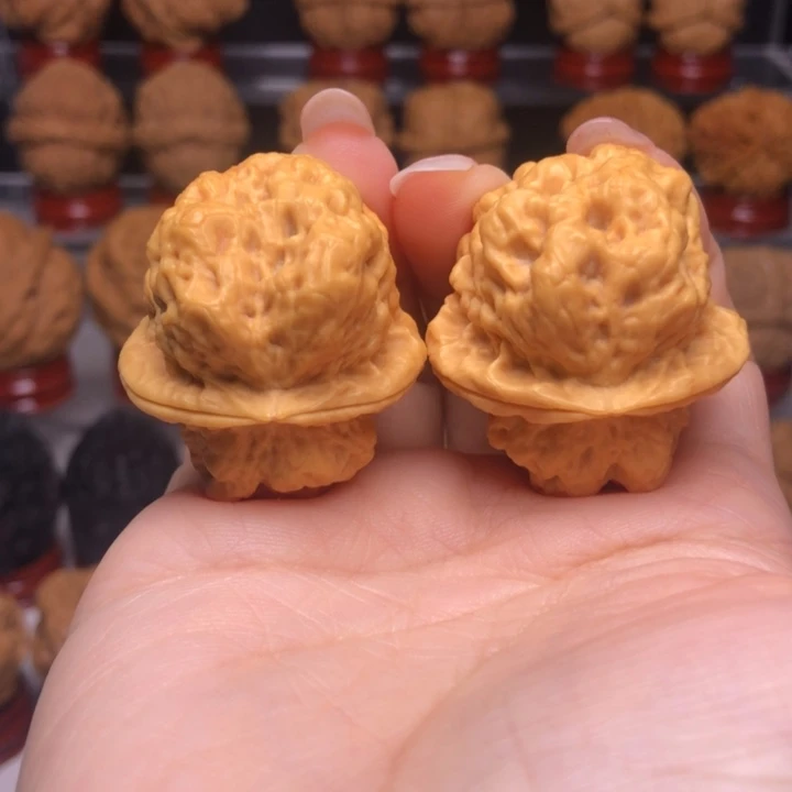 文玩核桃吊坠17血麒麟