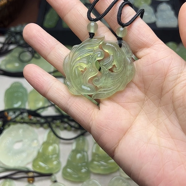 岫玉合金颈饰吊坠