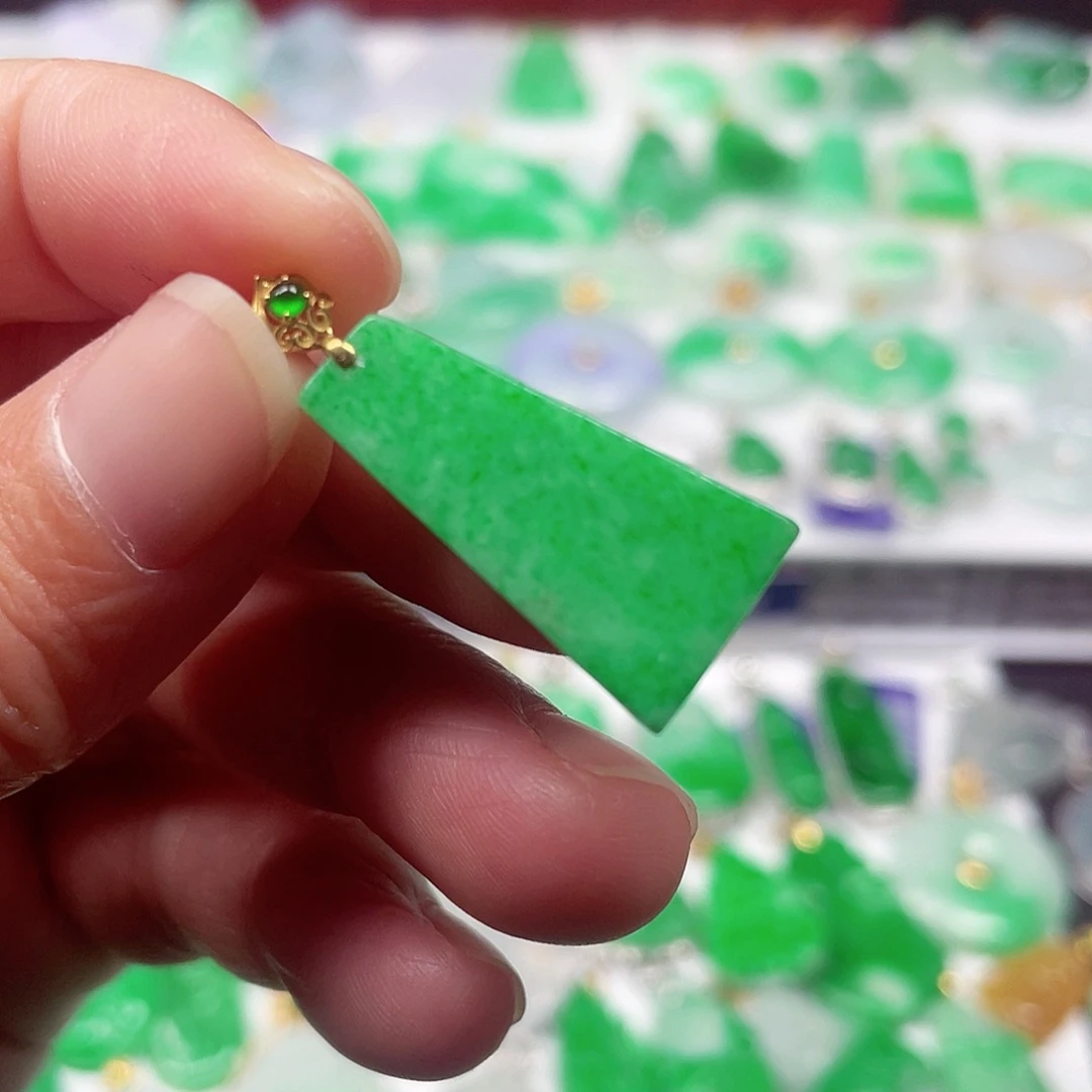 吊坠(不含链)18K金镶嵌翡翠