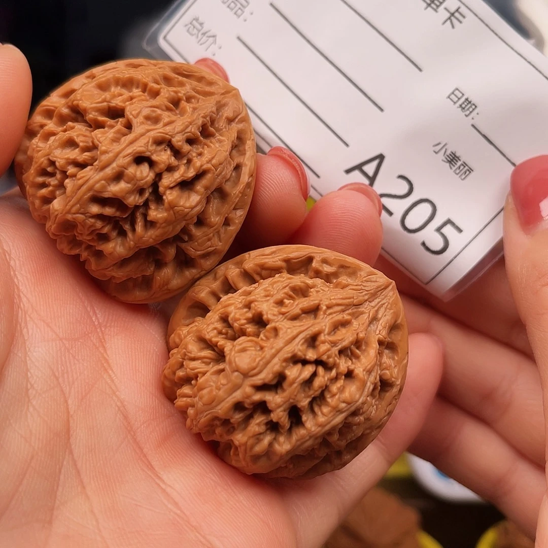 文玩核桃吊坠粗筋