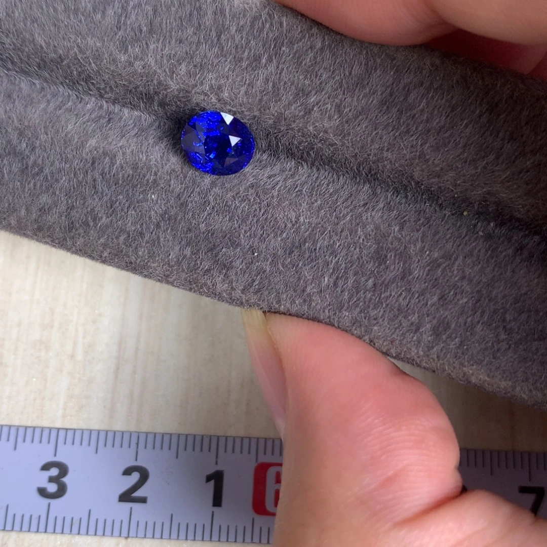 蓝宝石裸石2.54 明亮皇家蓝