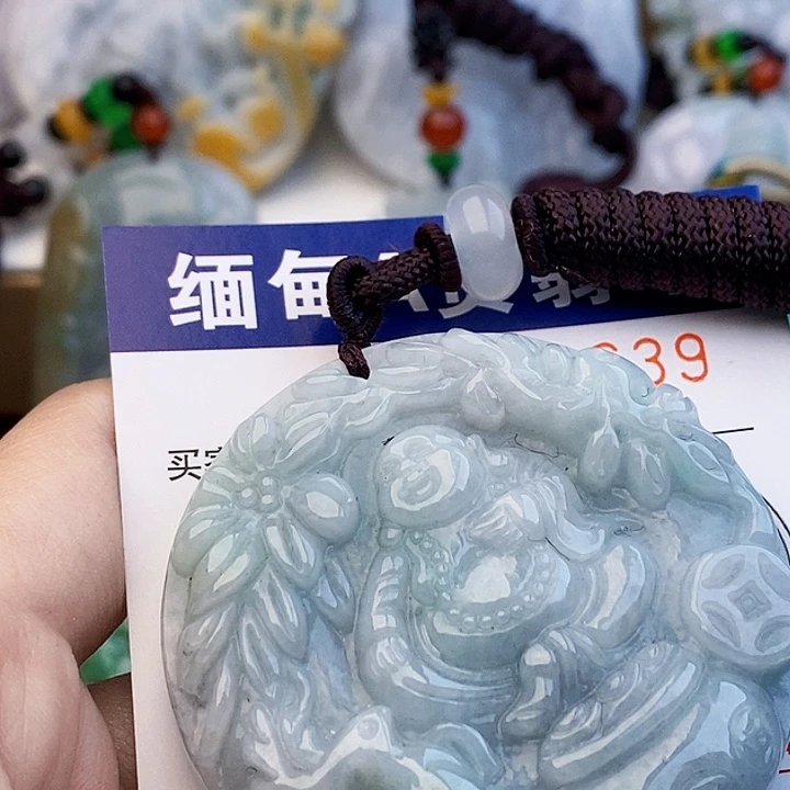 吊坠(不含链)未镶嵌翡翠