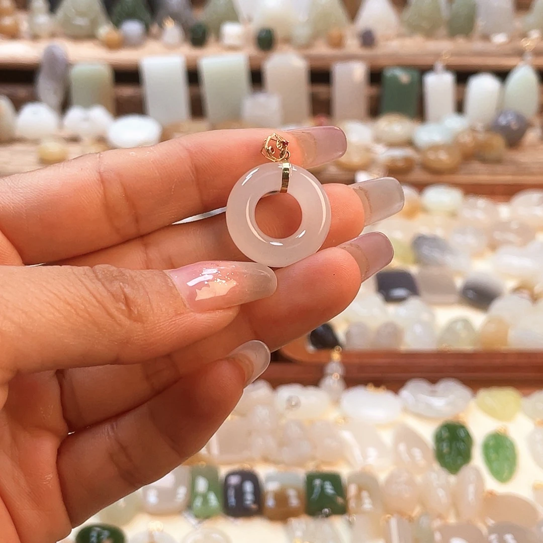 【闪购商品】和田玉18K金镶嵌吊坠(赠链)