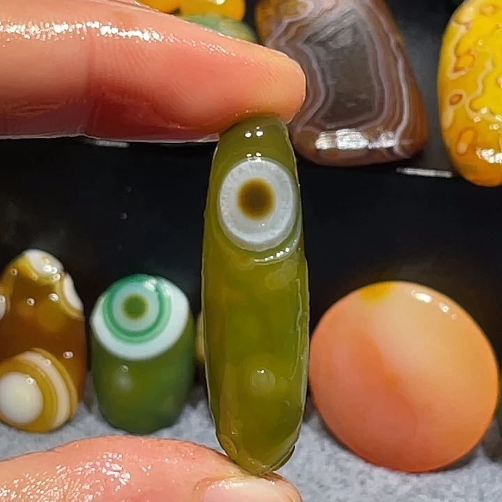 玛瑙/玉髓未镶嵌珠宝奇石