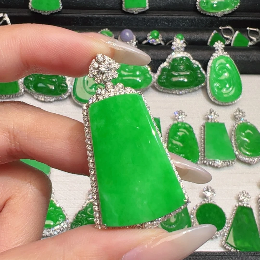 翡翠18K金镶嵌吊坠(不含链)豪****藏