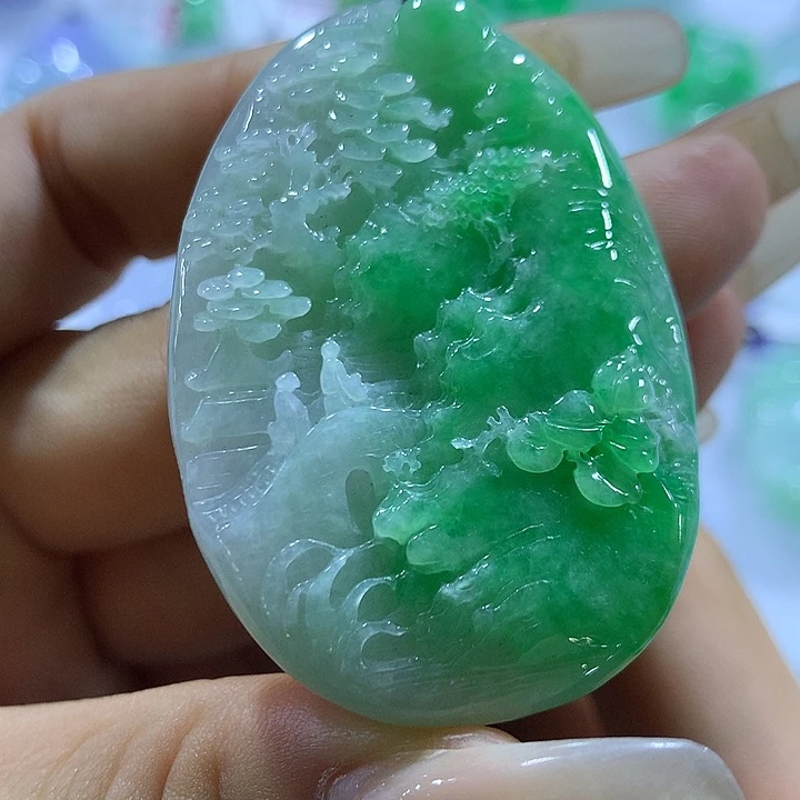 翡翠未镶嵌颈饰天然翡翠A货吊坠