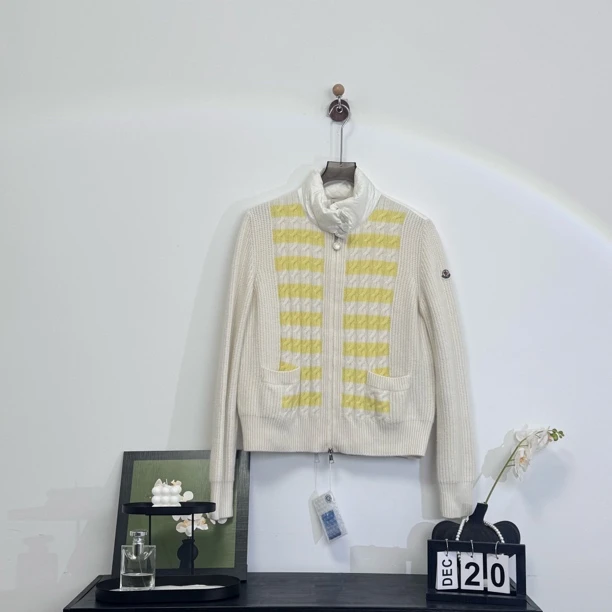 99新 MONCLER 盟可睐24年针织拼接立领羽绒服 L码