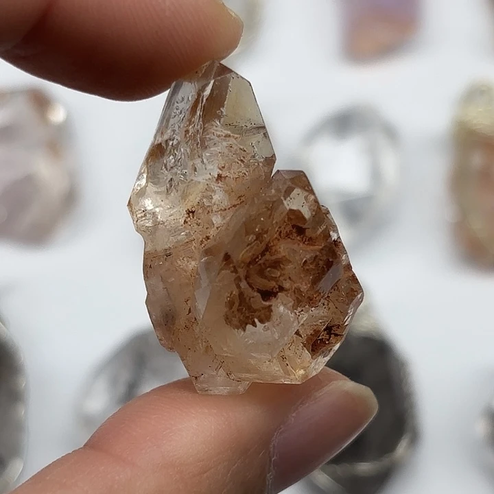 水晶颈饰未镶嵌巴基斯坦红泥闪灵钻33mm+