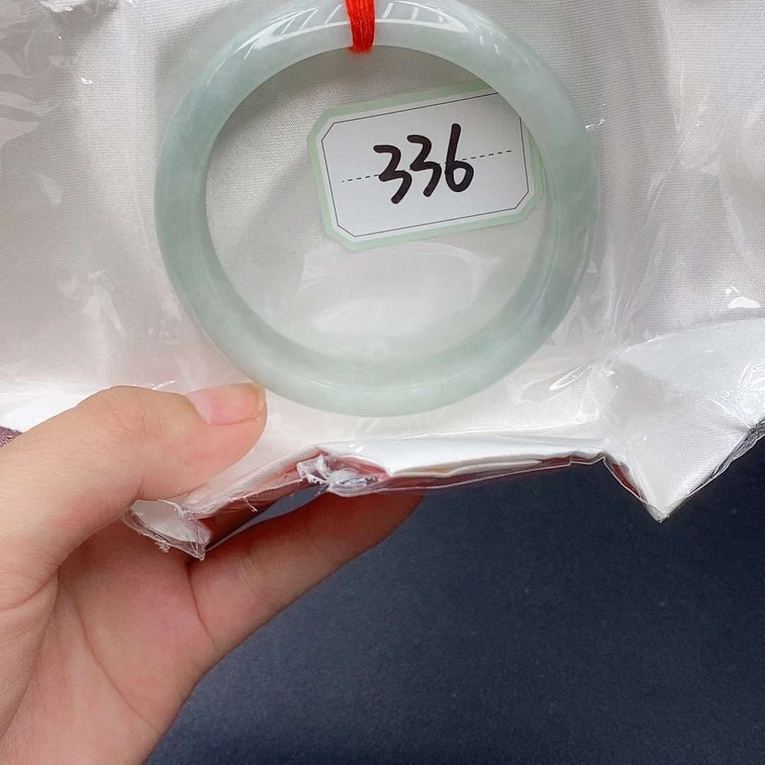 J***n翡翠手镯未镶嵌手镯58