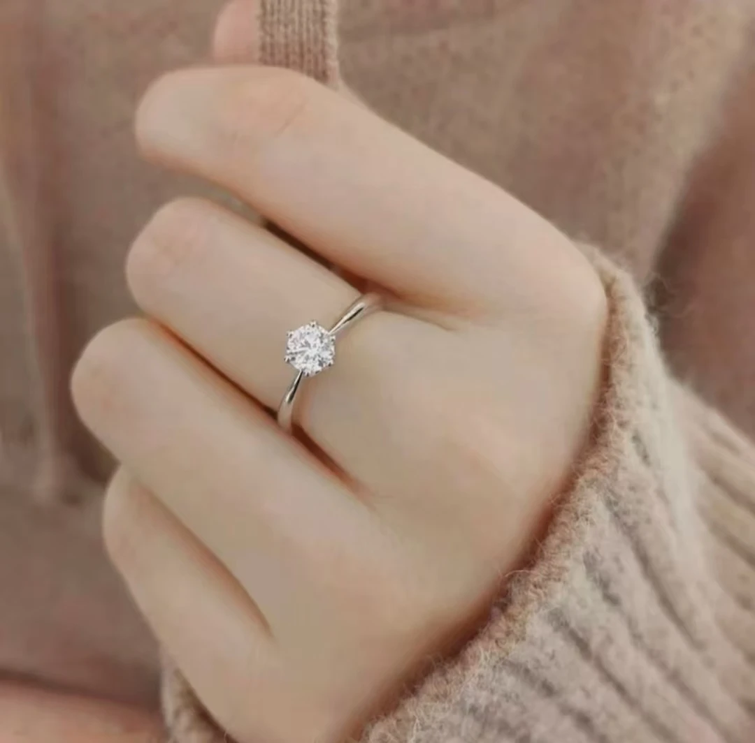 【南非严选】0.3CT 周家六爪女戒 气质