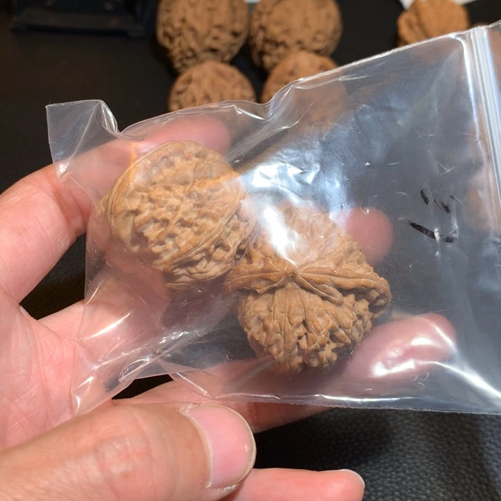 文玩核桃把件哦**哦白狮子37