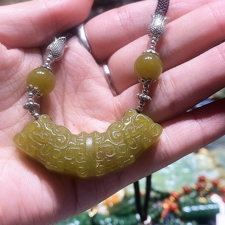 岫玉未镶嵌毛衣链