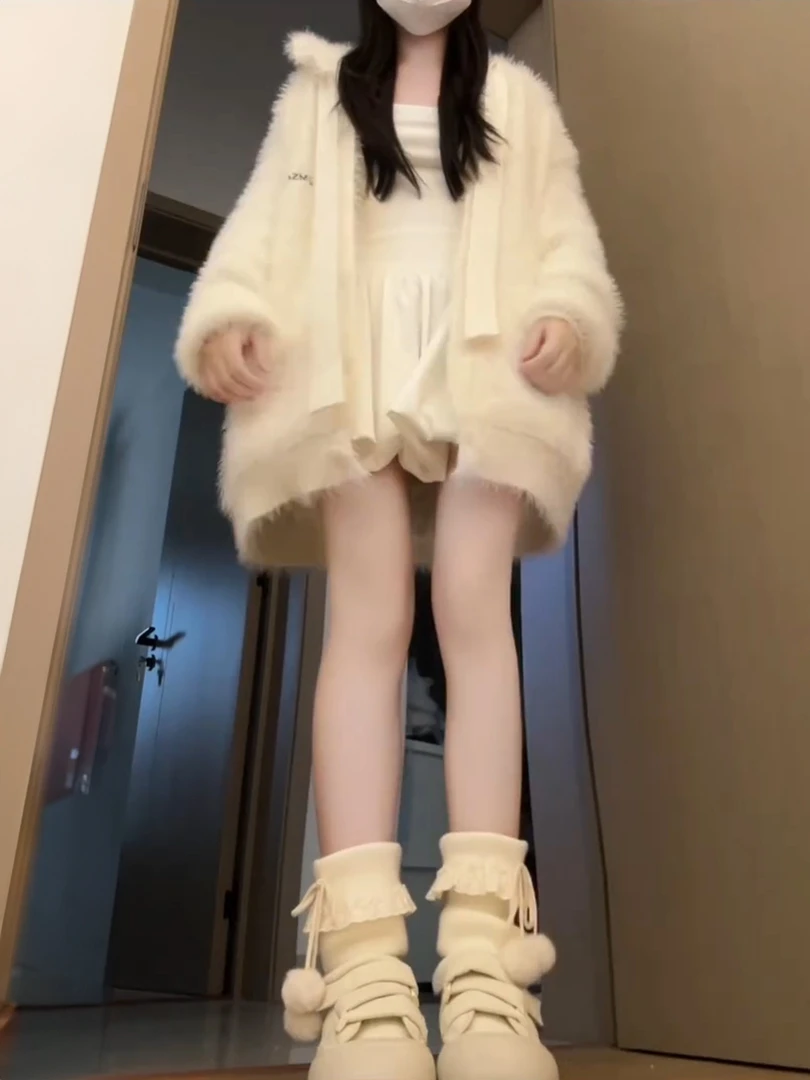 奶fufu软糯慵懒风毛衣外套女秋季白色收腰背带花苞短裙两件套装