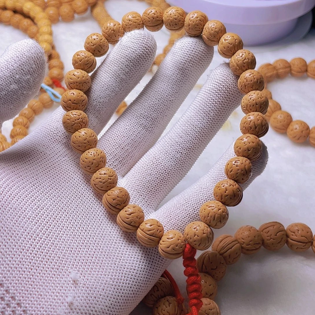 ه***ه核桃木/黑胡桃（胡桃木）11野生桃核手持