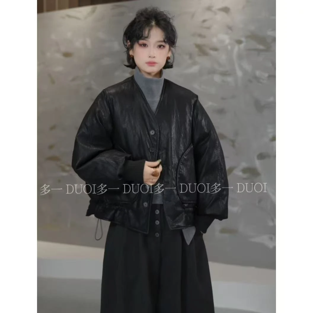 多一“星野”2025冬季时髦设计单排扣V领下摆可调节90绒皮衣羽绒服