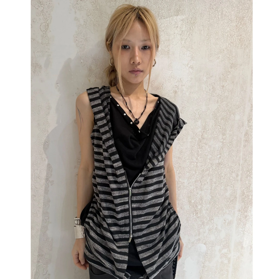 Fearless”满满 }*美式假两件t恤女夏季连帽无袖拉链背心T恤