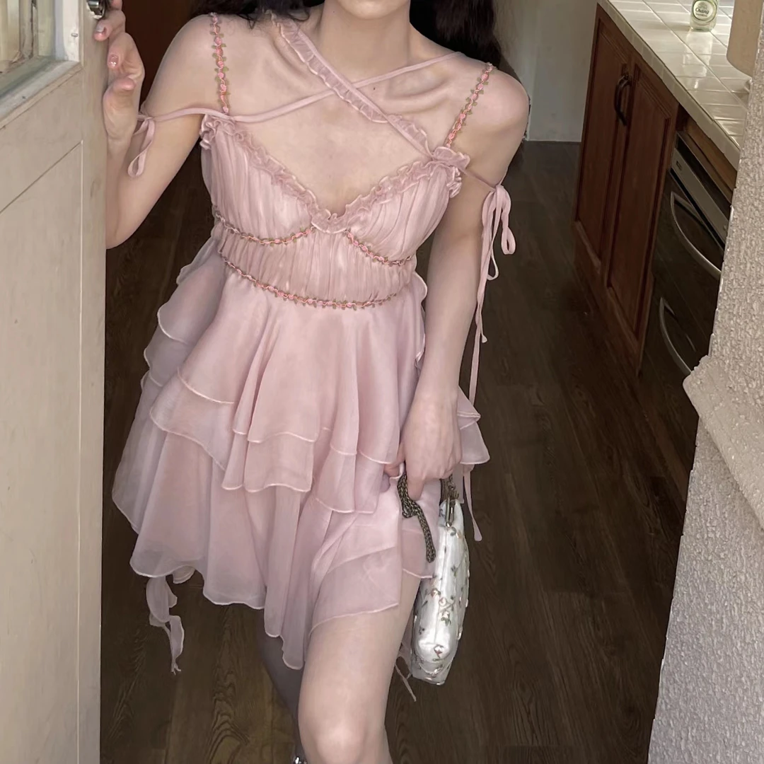 ishui-花匣子-嗲粉不规则绑带荷叶仙女气质纯欲甜美