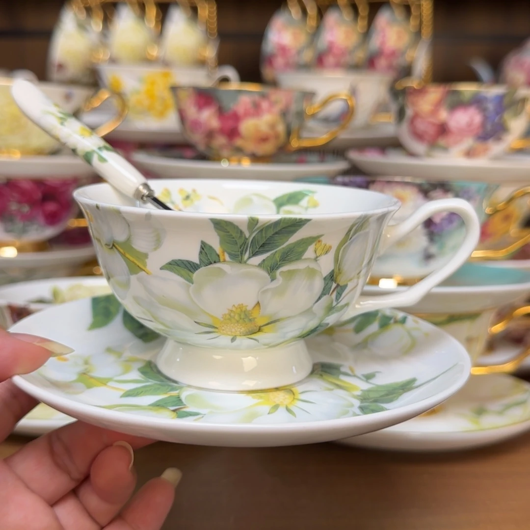 45%以上骨粉骨瓷素雅茶花一杯一碟一勺快递装（拍两套送杯架）