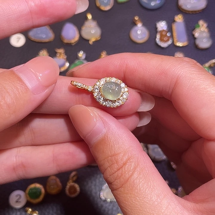 阿***鹞翡翠银S925镶嵌颈饰