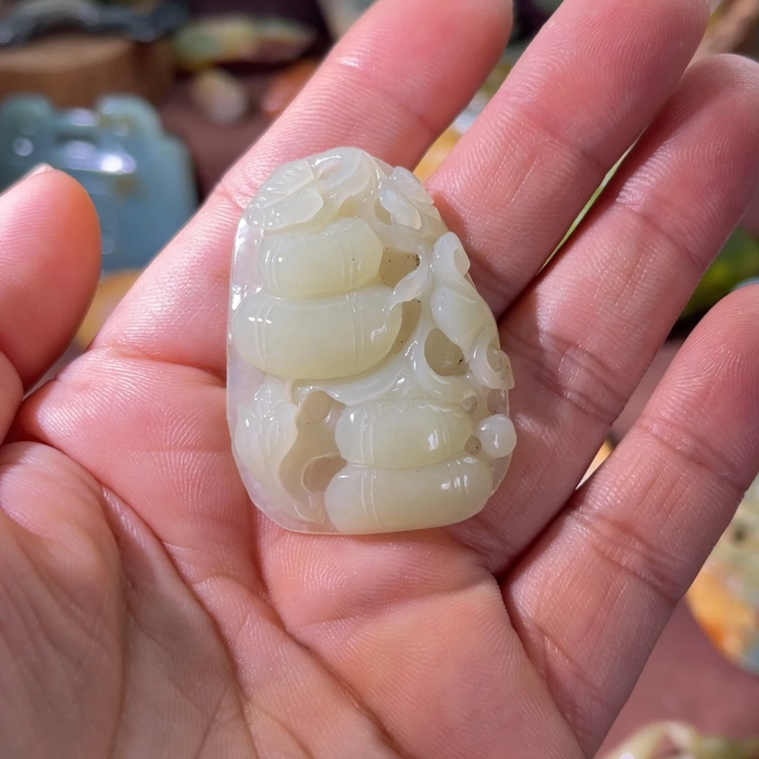 未镶嵌蛇纹石玉颈饰