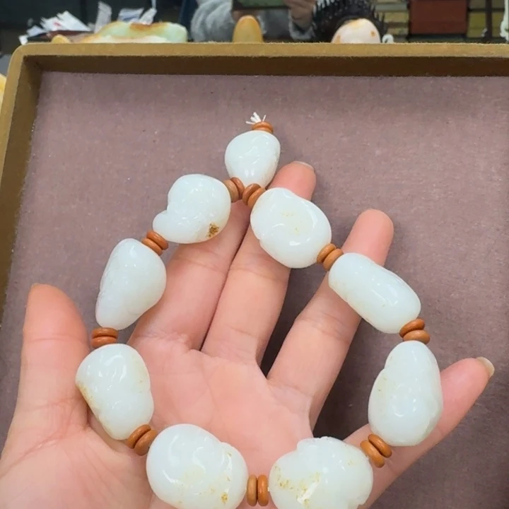 未镶嵌和田玉耳饰