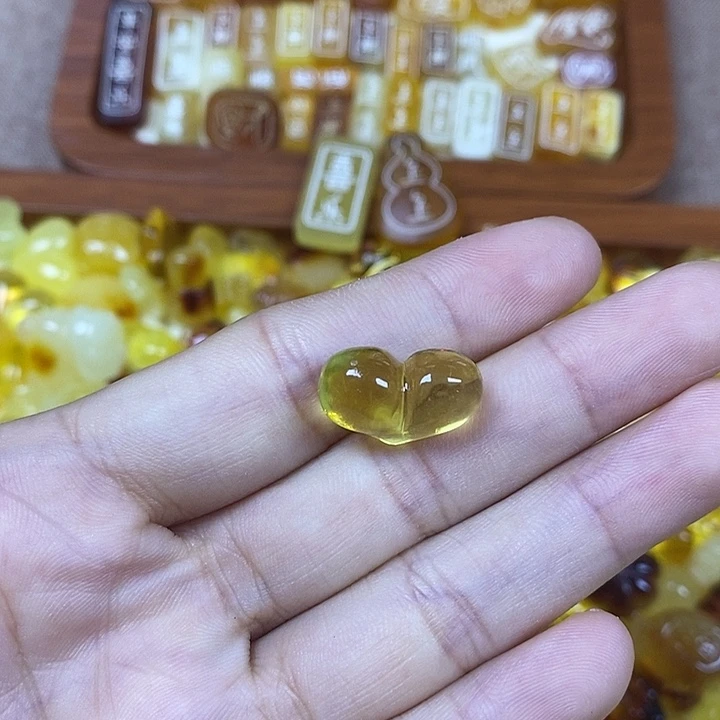 吊坠橄榄核屁桃49