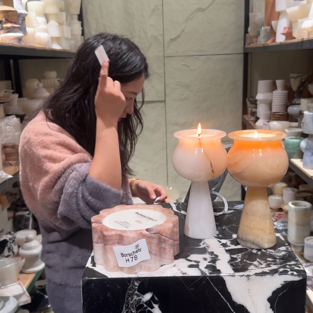 H78。        亿。