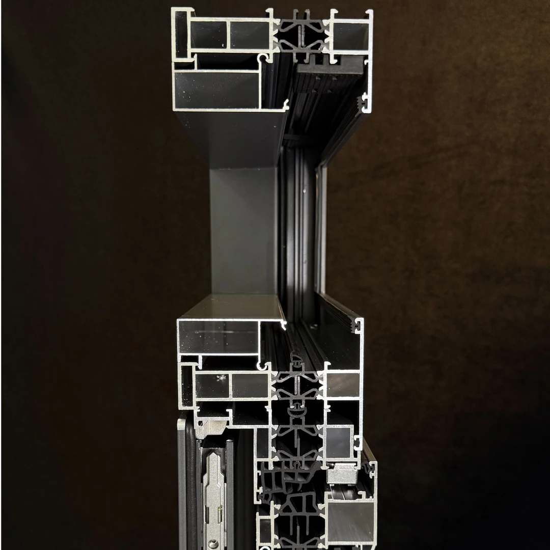 欧智漫超越系列6060-T66原生铝五腔体断桥外开密封窗户