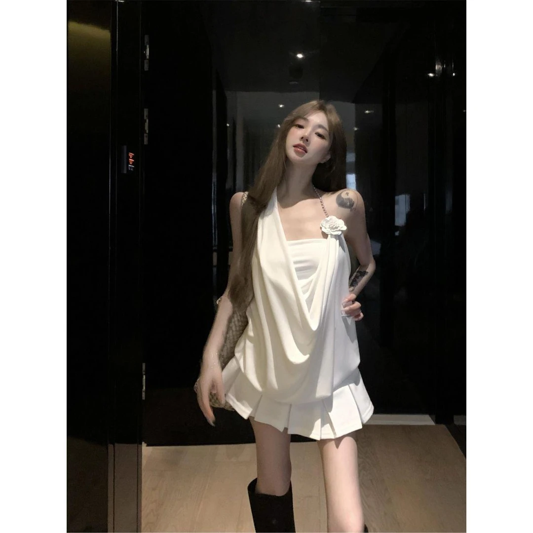 挂脖背心叠穿抹胸女夏季纯欲穿搭百褶半身裙单套装