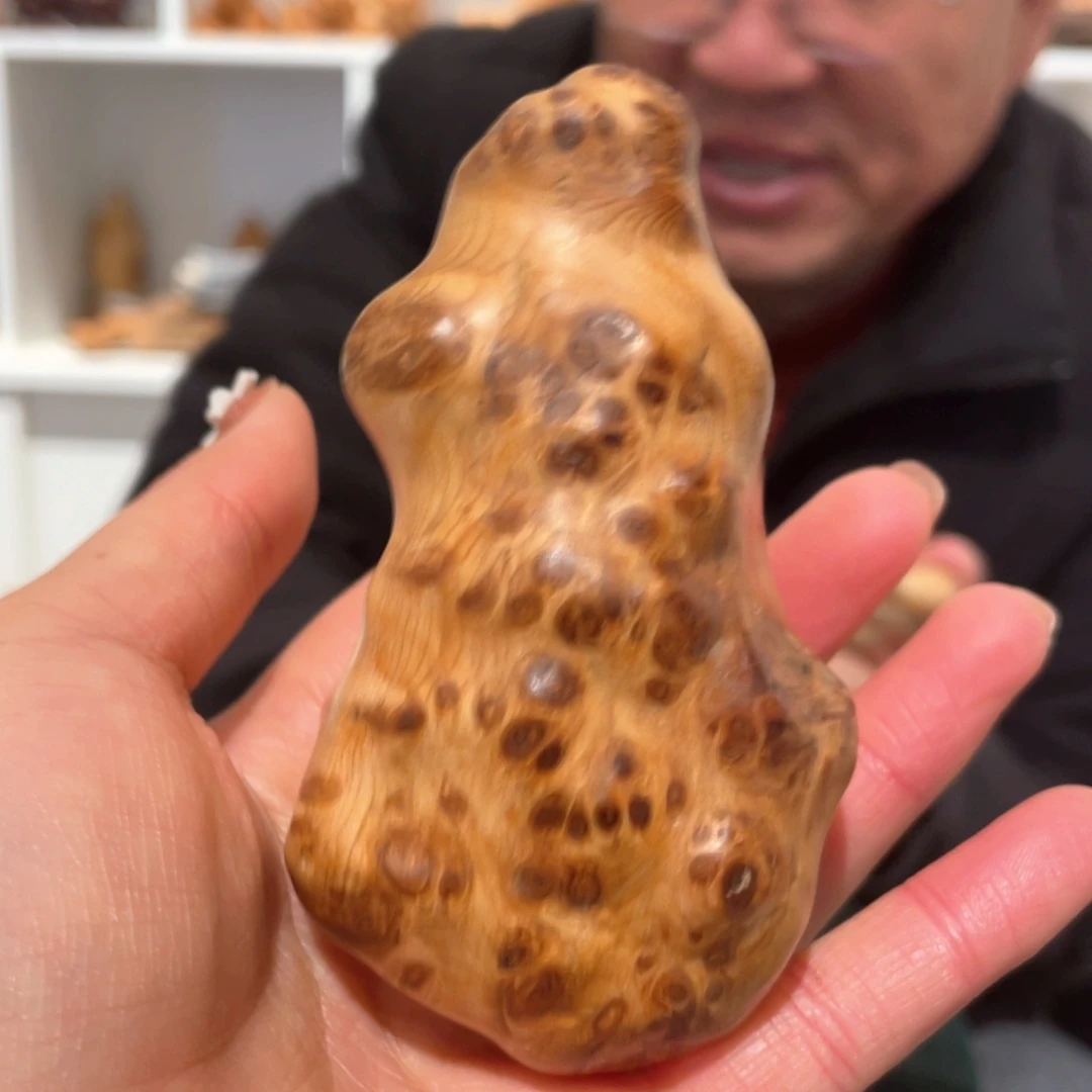 【闪购商品】柏木（崖柏）知***乐瘤花手把件