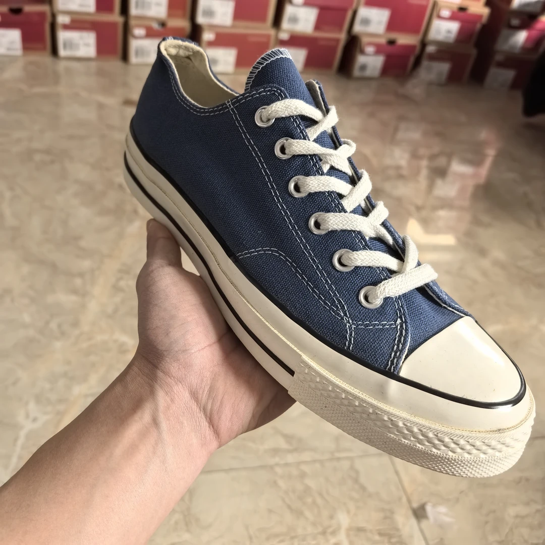 蓝色低帮 帆布鞋