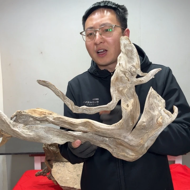 潇***e香榧木客服18832259591