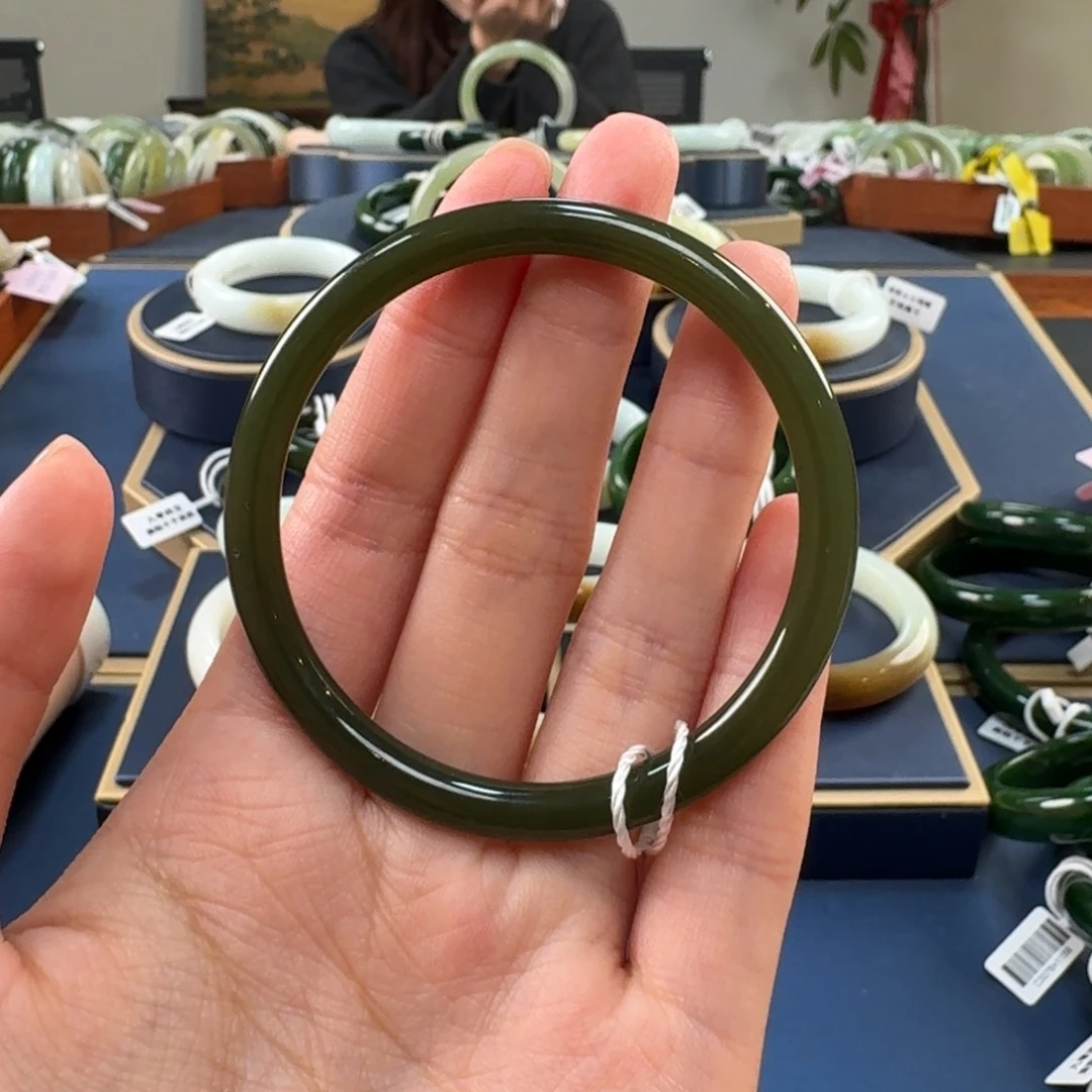 纯***蟆和田玉未镶嵌手镯C0146-52