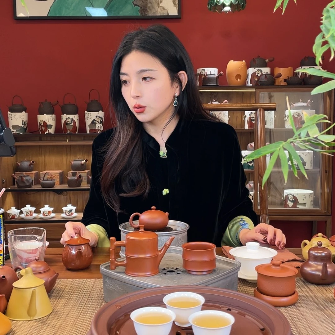 紫砂茶壶自*………………