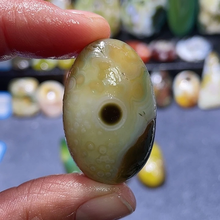 玛瑙/玉髓未镶嵌珠宝奇石