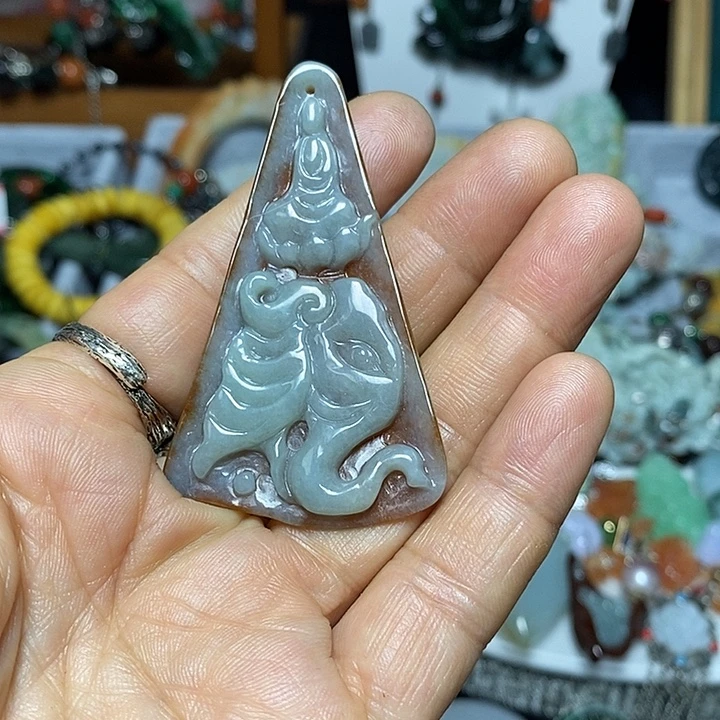 翡翠未镶嵌吊坠(赠链)