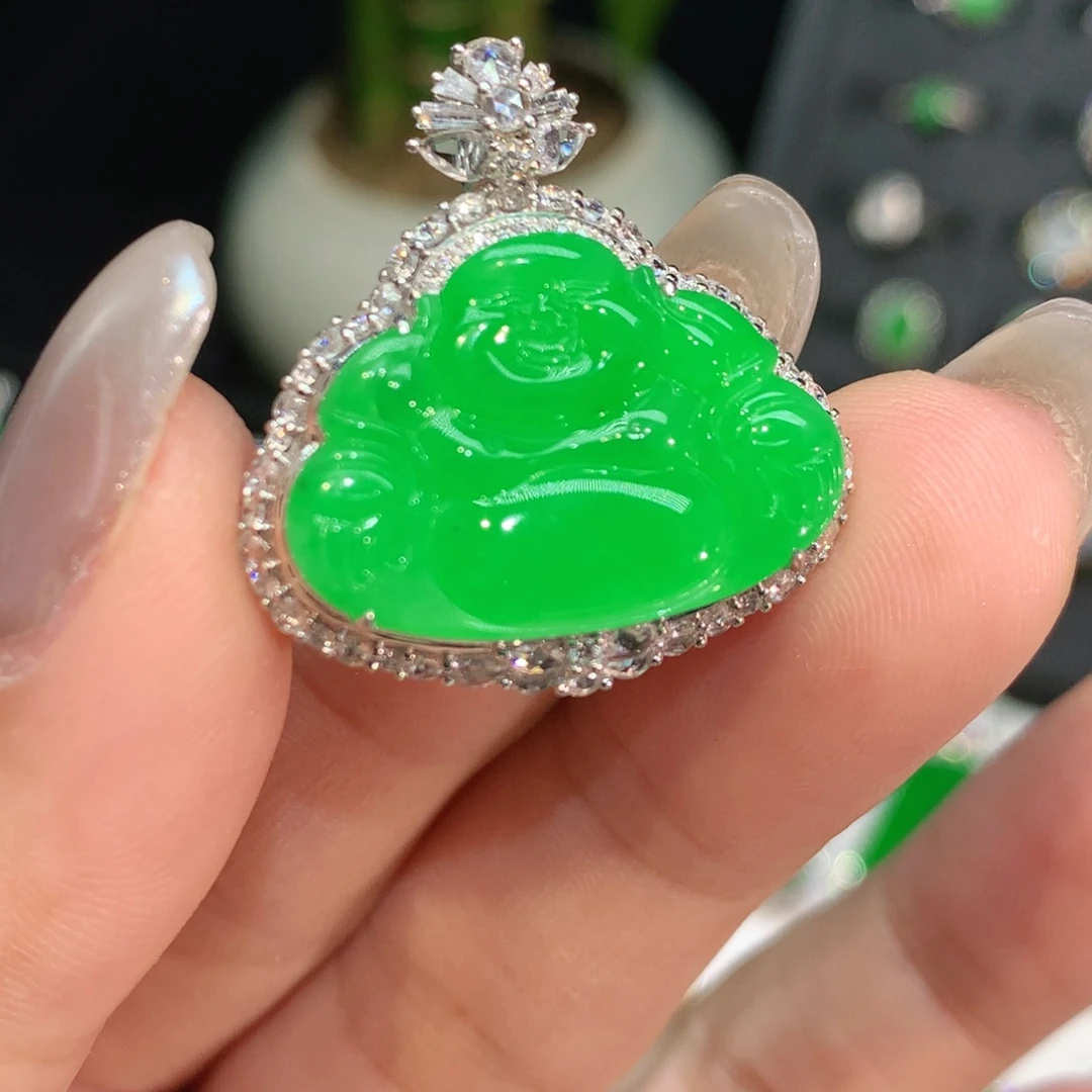 翡翠18K金镶嵌颈饰