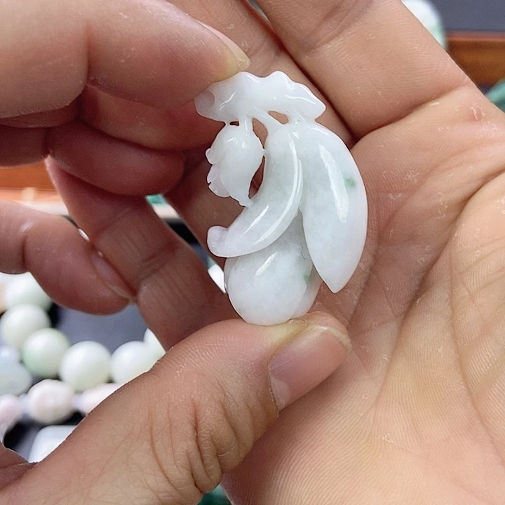 独山玉颈饰未镶嵌